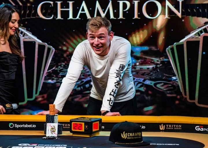 ПОБЕДА БЕЛОРУСА ЗА ПОКЕРНЫМ СТОЛОМ