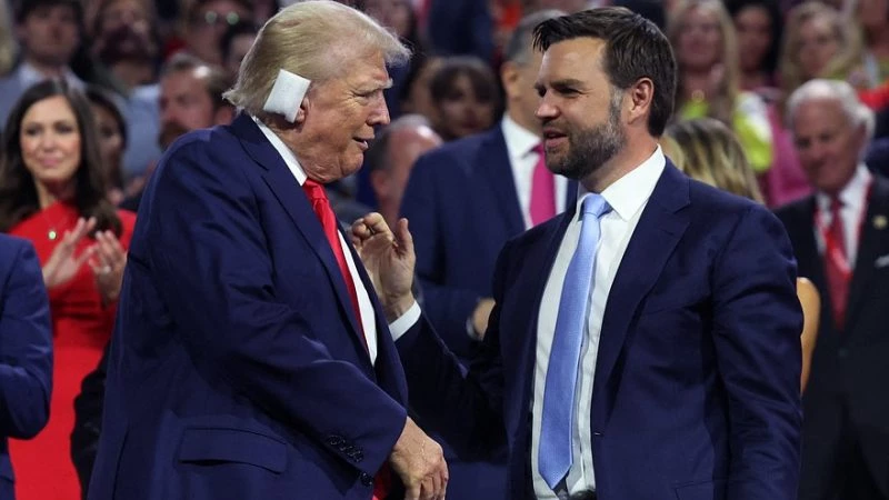 ДЖ. Д. ВЭНС: ГОЛОС МИЛЛИОНОВ АМЕРИКАНСКИХ ТРУДЯЩИХСЯ?