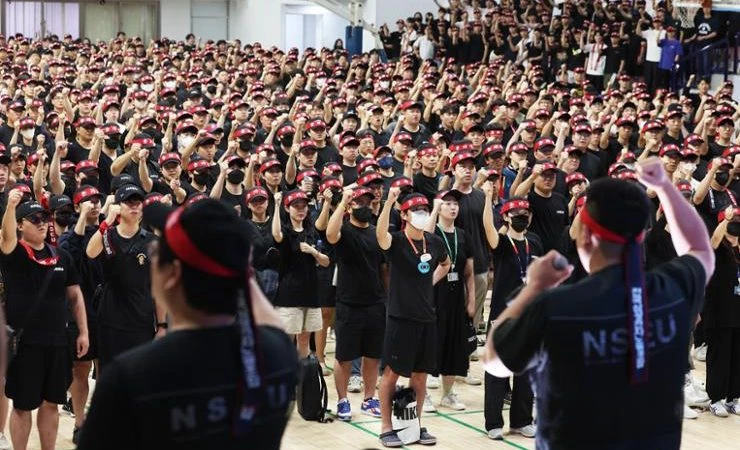 Национальный профсоюз NSEU объявил забастовку Samsung